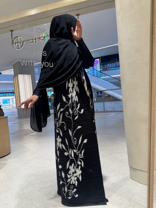 Black and white vine floral abaya